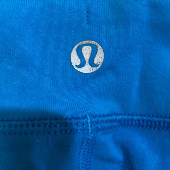 Lululemon heat it up crop size 4 - Picture 3 of 8
